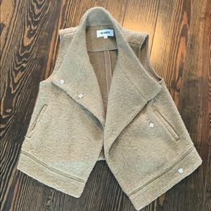 BB Dakota brown vest